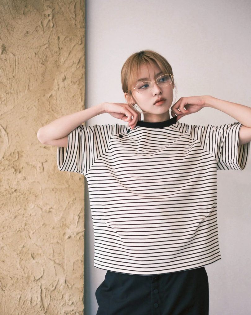 《NEVERLAND 》T-N173 Button Stripe TEE 條紋鈕扣上衣