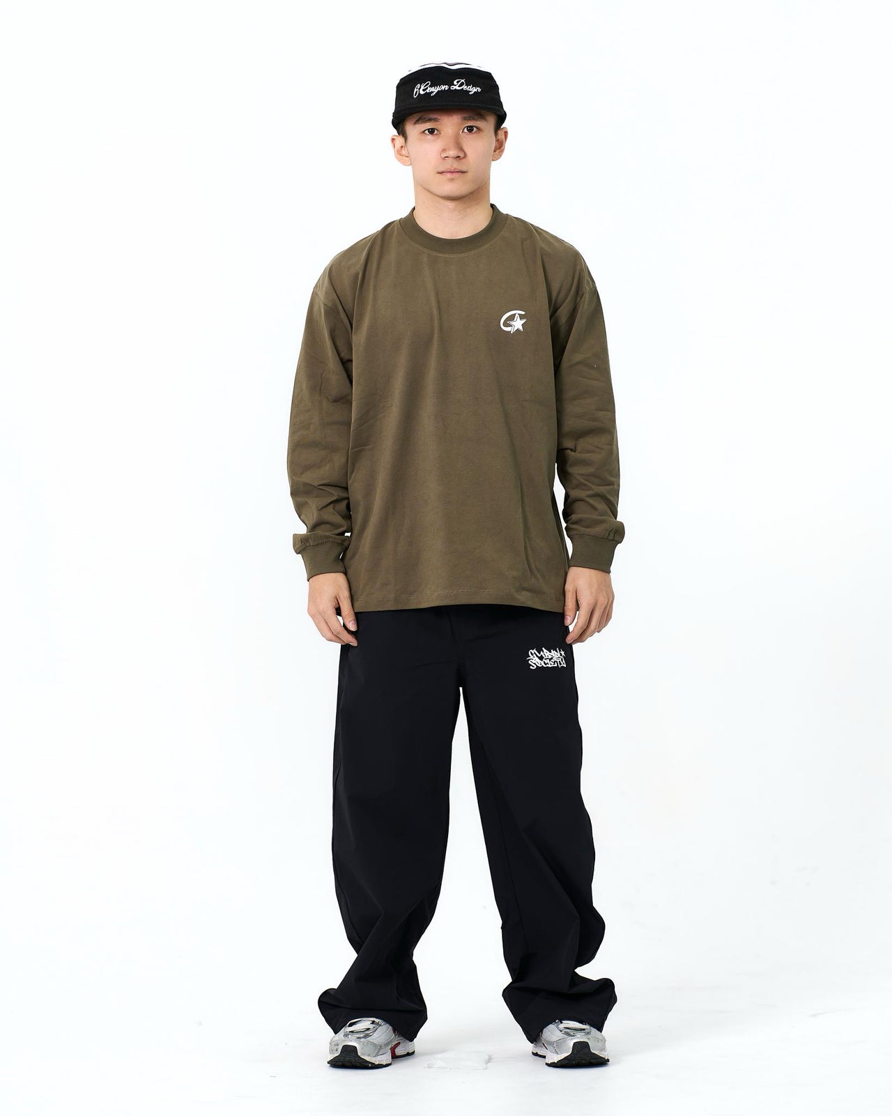 " MADE 𝗚𝘂𝗯𝗮𝗻 " 功能性星星 小Logo 星星長袖上衣