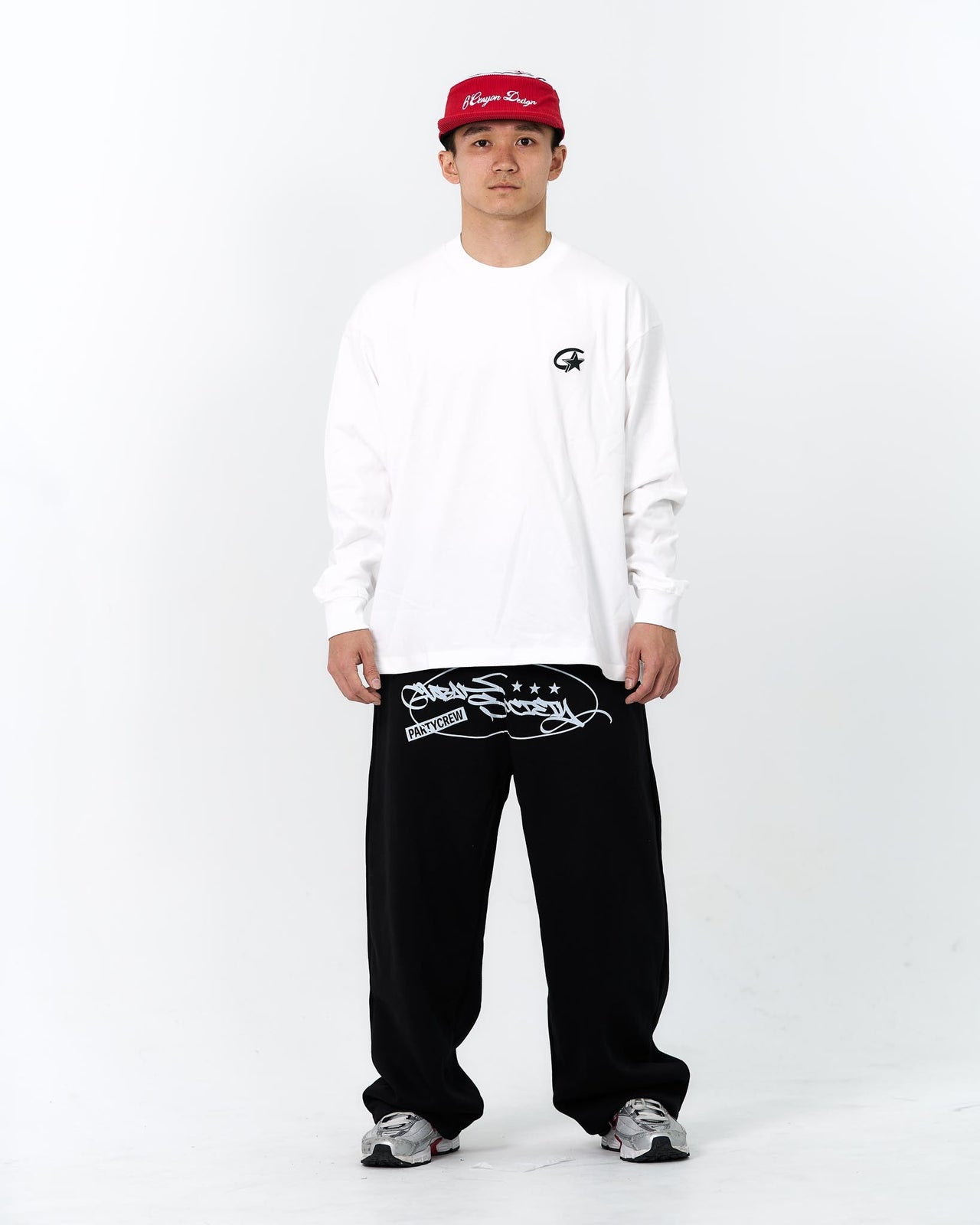 " MADE 𝗚𝘂𝗯𝗮𝗻 " 功能性星星 小Logo 星星長袖上衣