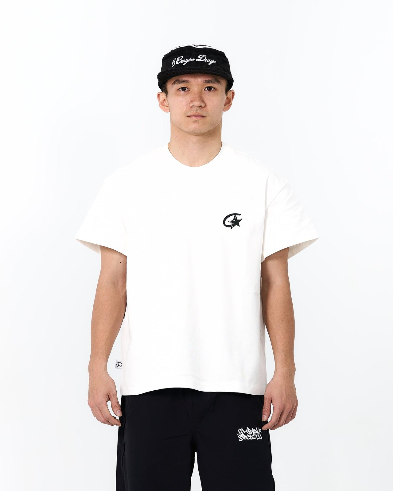 " MADE 𝗚𝘂𝗯𝗮𝗻 " BOXY 寬短 星星 小Logo 素色 上衣