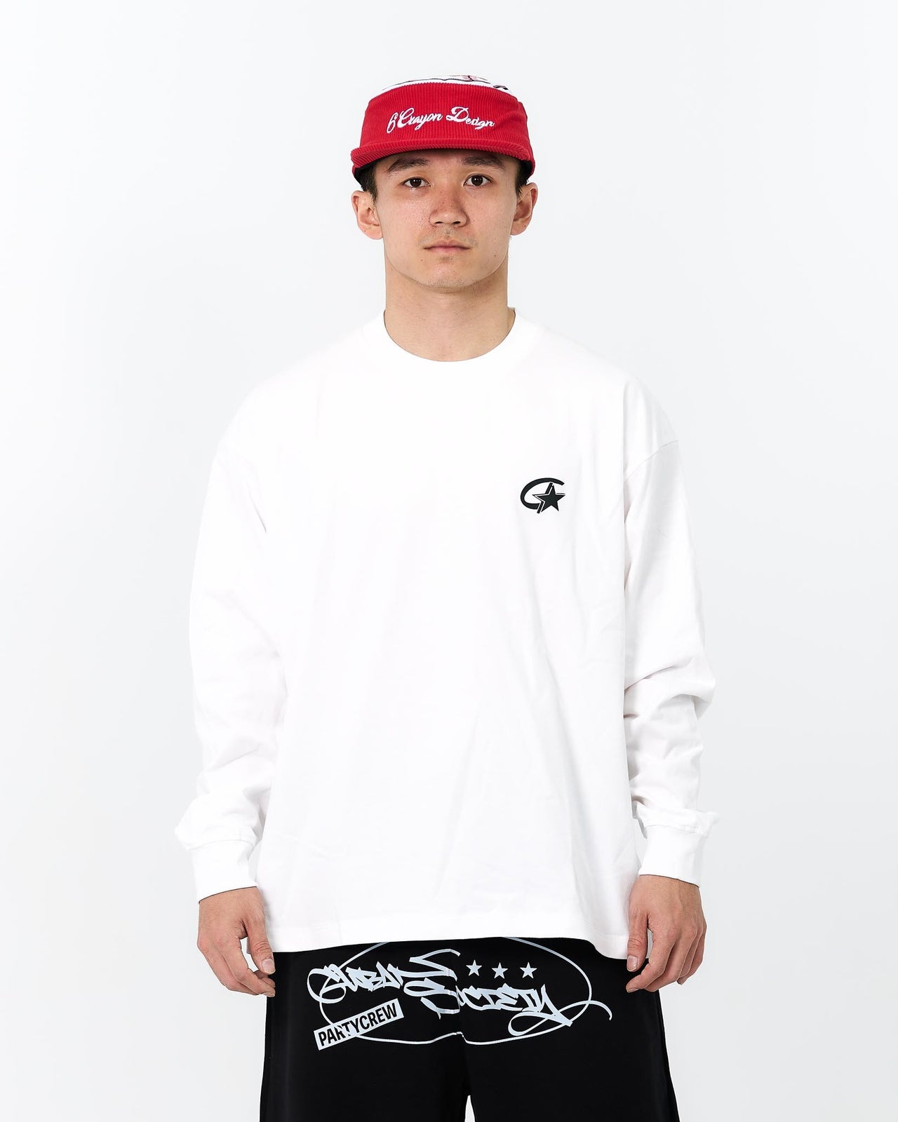 " MADE 𝗚𝘂𝗯𝗮𝗻 " 功能性星星 小Logo 星星長袖上衣