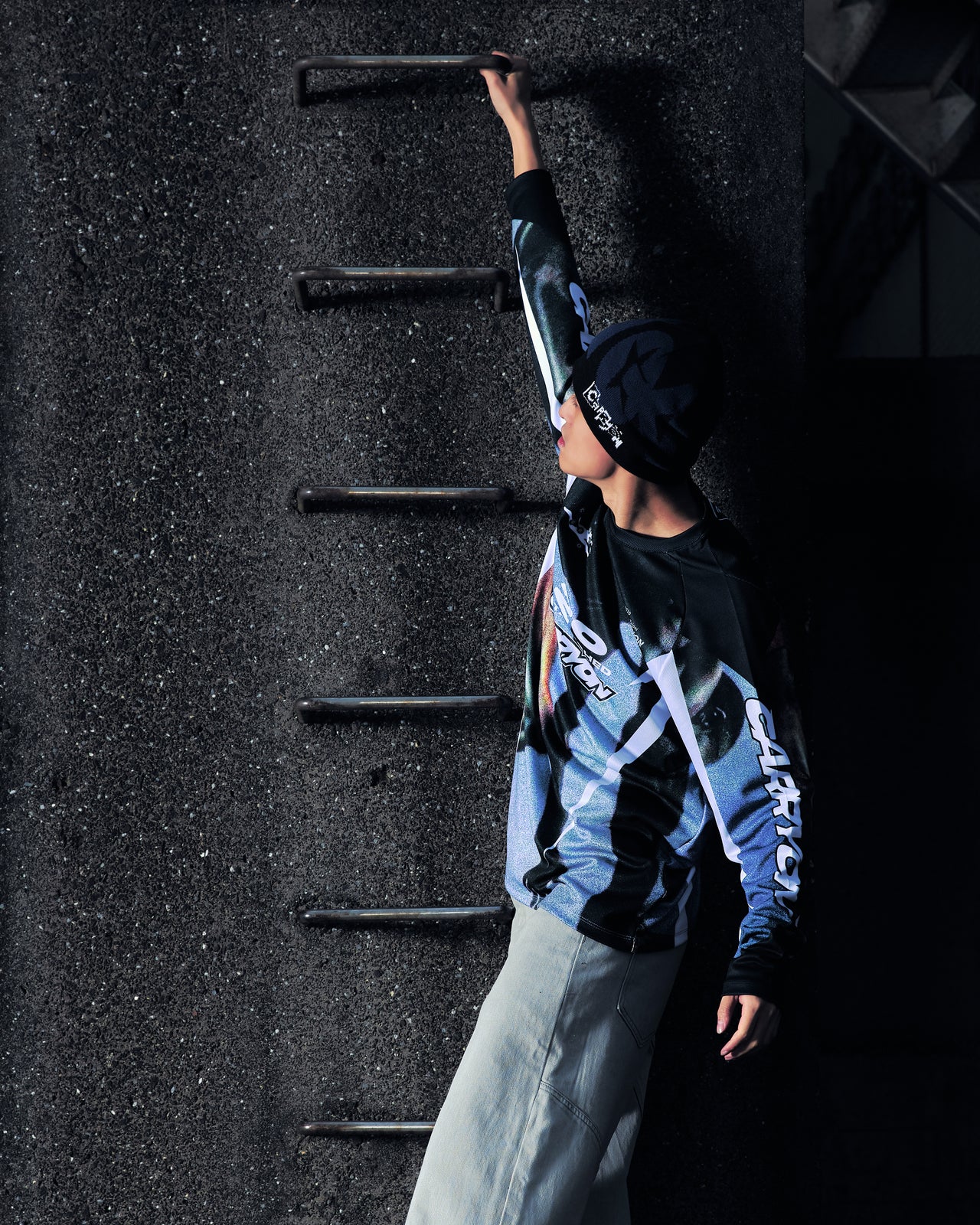 T-C150 CARRYON 26 Pre-Spring Running Man Graphic Jersey 球衣 紅色