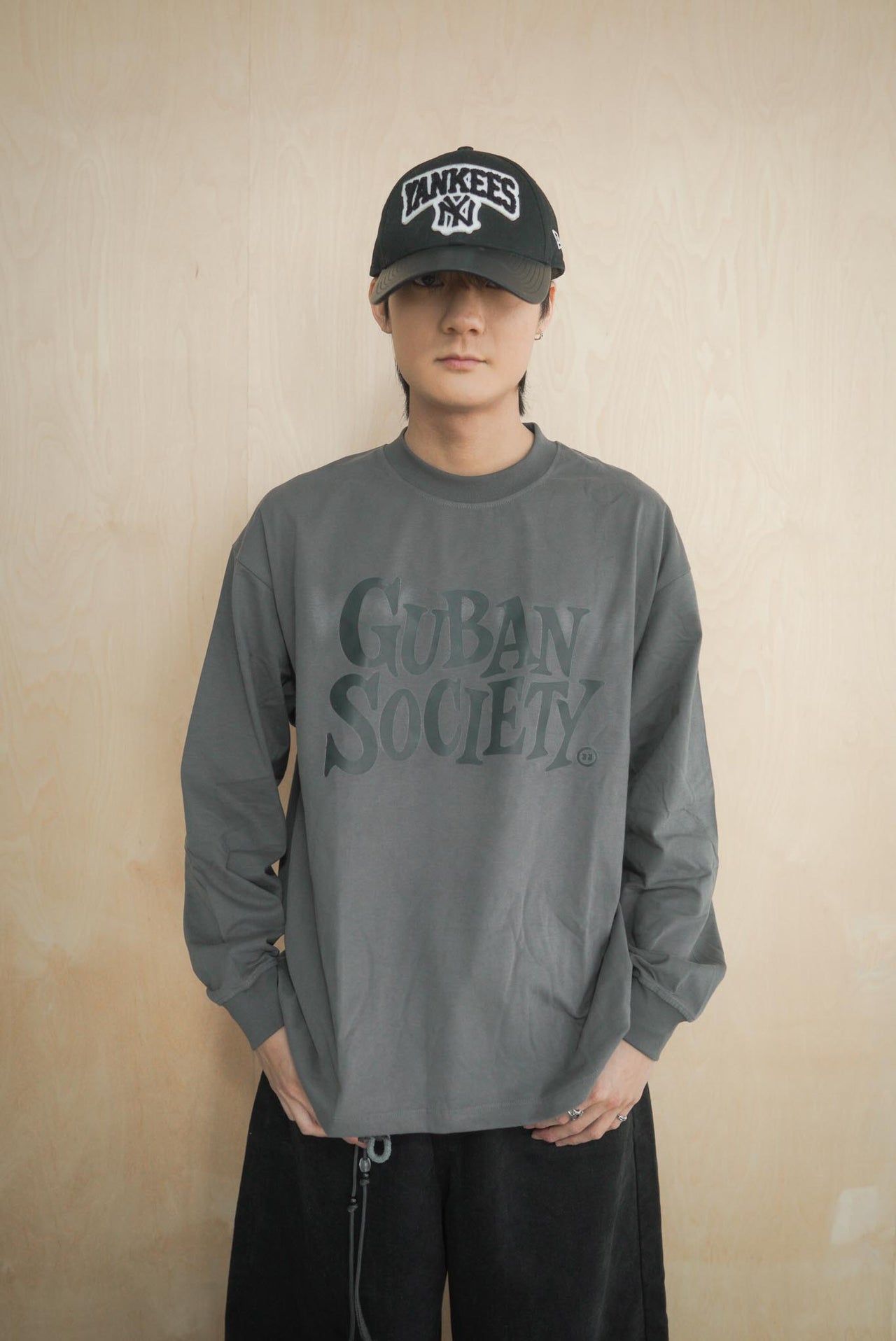 大LOGO休閒素色長袖上衣