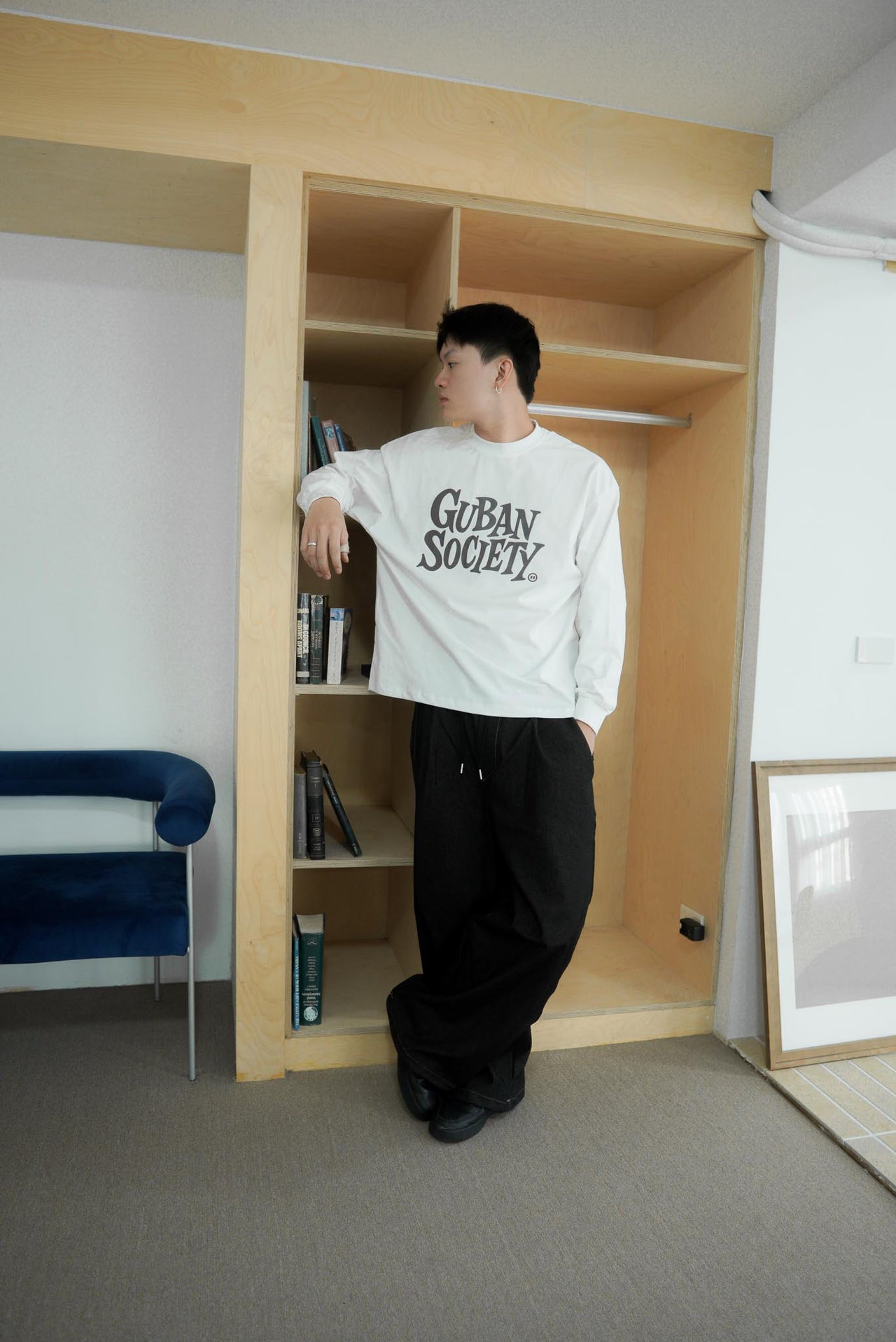 大LOGO休閒素色長袖上衣