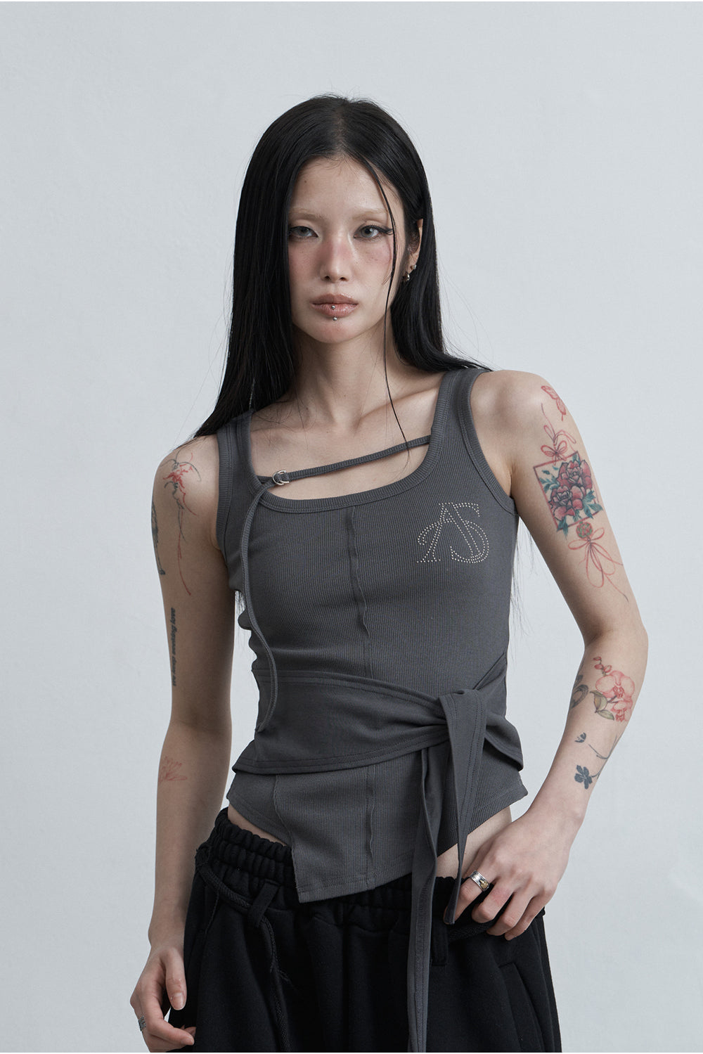 AS YOU ARE - WRAPPED TIDE SLEEVELESS (炭灰) T-A1141
