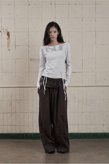 AS YOU ARE PUNCHING UNBALANCE OFF-SHOULDER (白色) T-A1139