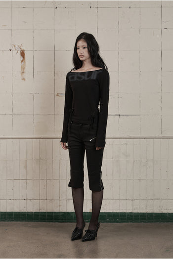 AS YOU ARE PUNCHING UNBALANCE OFF-SHOULDER (黑色) T-A1139