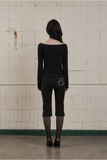 AS YOU ARE PUNCHING UNBALANCE OFF-SHOULDER (黑色) T-A1139