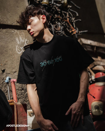 Apostle - SOM-03 "A HUNDRED TIMES" Graphic TEE - White
