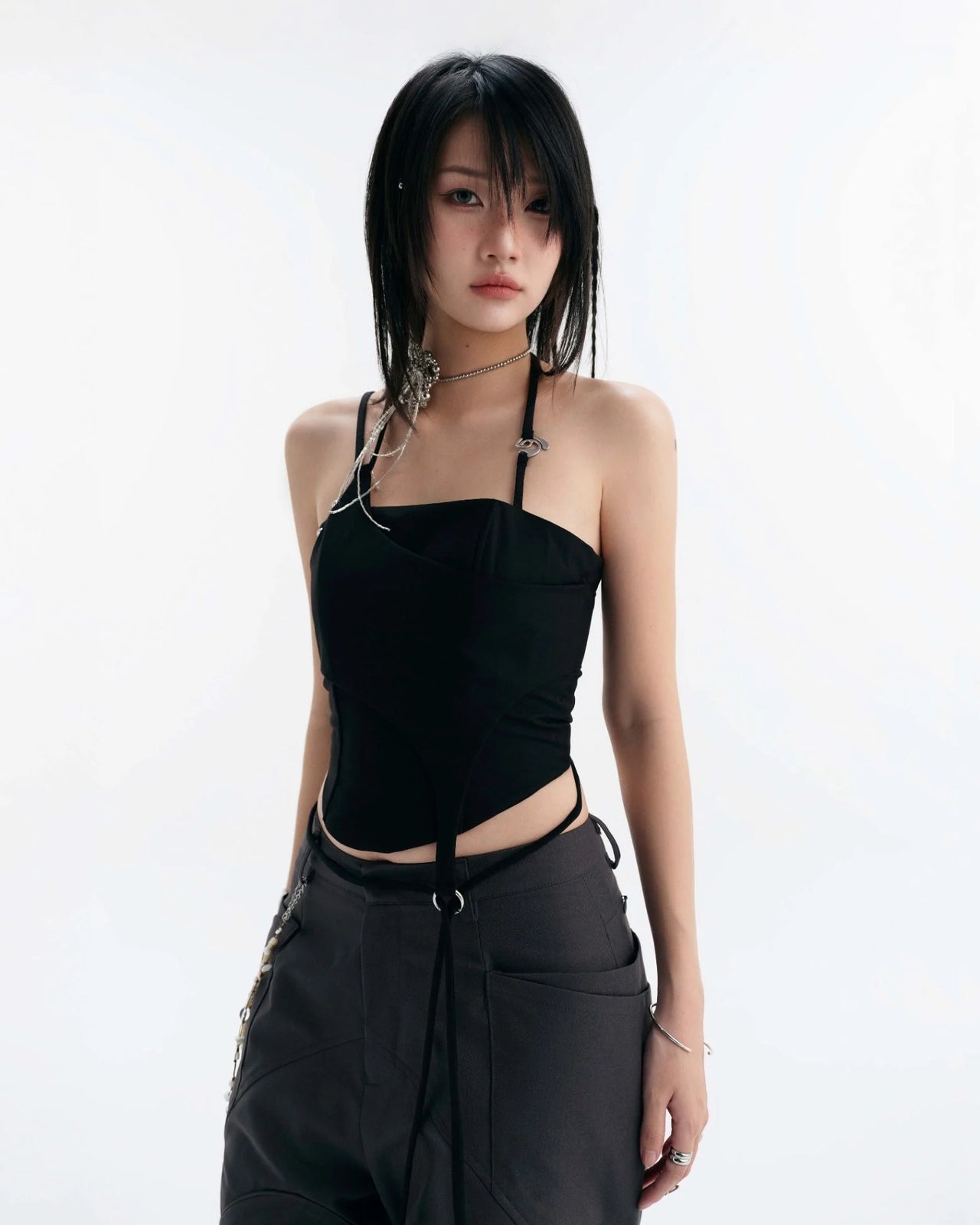 BUNNYHILL -T-B185 LULLABY HALTER TOP 垂墜綁帶平口上衣 黑色