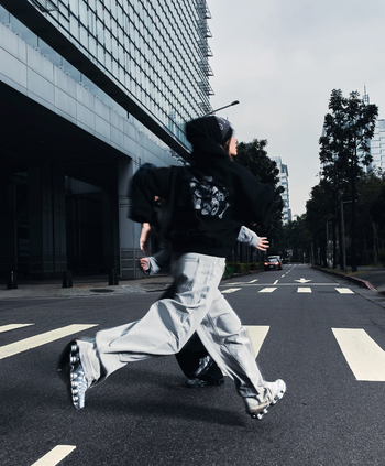 T-C151 CARRYON 26 Pre-Spring LIFE IS A BITCH Hoodie 內刷毛帽T 黑色