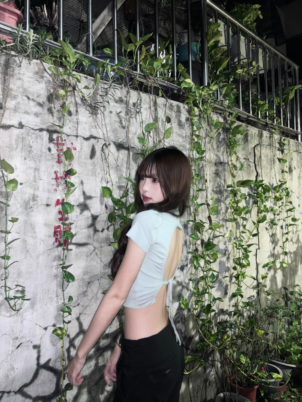 “MADE 𝗚𝘂𝗯𝗮𝗻 " GWD-01 " 露背 運動 彈性 綁帶 顯瘦 腰身 辣妹 短袖上衣