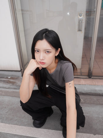 “MADE 𝗚𝘂𝗯𝗮𝗻 " GUBAN GIRL 原創 獨家開版 正肩 短板 女 純色 上衣