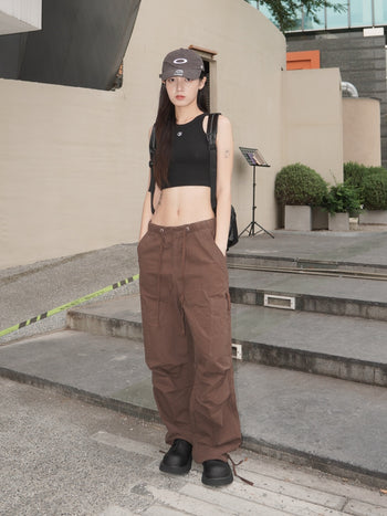 “MADE 𝗚𝘂𝗯𝗮𝗻 " 現貨 短款 短板 打底 吊帶 背心女 內搭 無袖 設計 背心 遮副乳