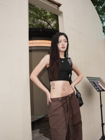 “MADE 𝗚𝘂𝗯𝗮𝗻 " 現貨 短款 短板 打底 吊帶 背心女 內搭 無袖 設計 背心 遮副乳