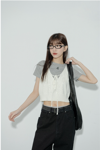 " SIMON " 法式 刺繡 小Logo 短版 上衣