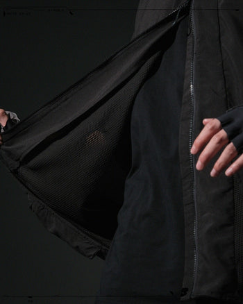 OCTO GAMBOL®️09 < S24 Stand Collar Tornado Zip Shirt >