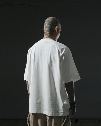 OCTO GAMBOL®< S24 Trapezoid Sukkiri T-shirt >
