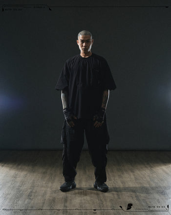 OCTO GAMBOL®< S24 Trapezoid Sukkiri T-shirt >