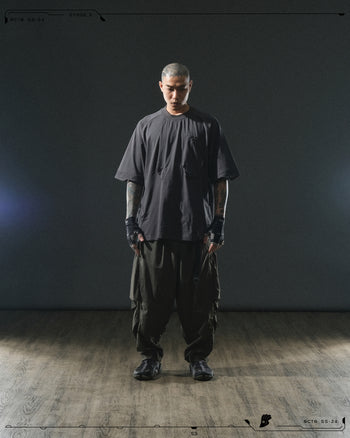 OCTO GAMBOL®< S24 Trapezoid Sukkiri T-shirt >