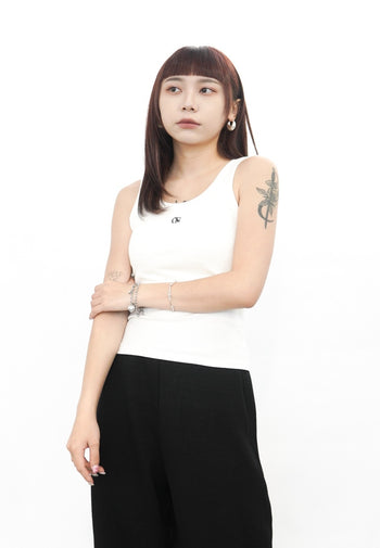 “MADE 𝗚𝘂𝗯𝗮𝗻 " 現貨 短款 短板 打底 吊帶 背心女 內搭 無袖 設計 背心 遮副乳