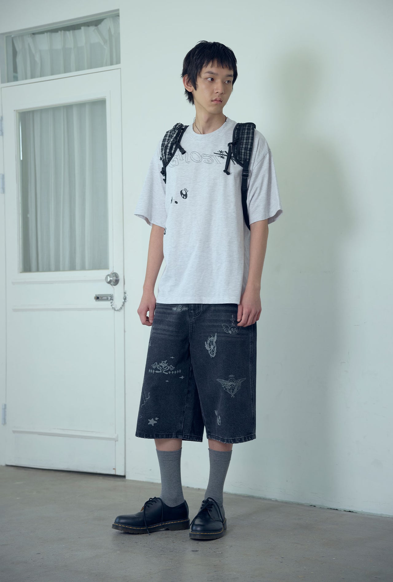 NICEGHOSTCLUB -BIG WIDE BERMUDA DOODLE DENIM PANTS 塗鴉牛仔短褲 [黑色] P-N156