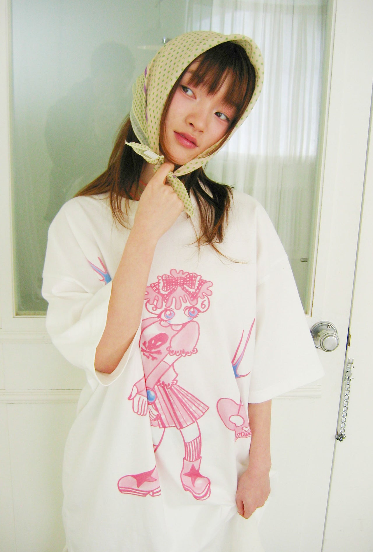 NICEGHOSTCLUB -  star shoes girl big big tee [白色] T-N1035