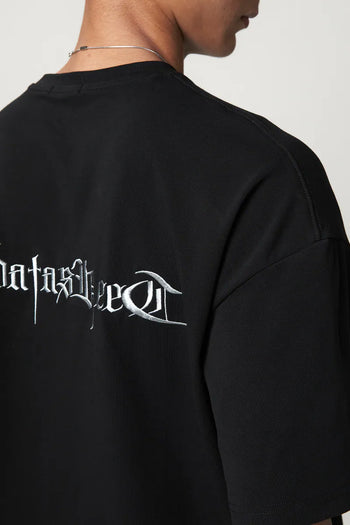 Jobdatasheet - Gothic Letter Embroidered Tee – Silver D56