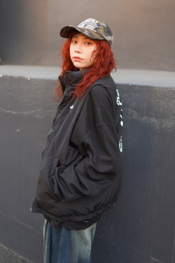 “MADE 𝗚𝘂𝗯𝗮𝗻 " 原創 雙面 羽絨 麵包 背心 塗鴉