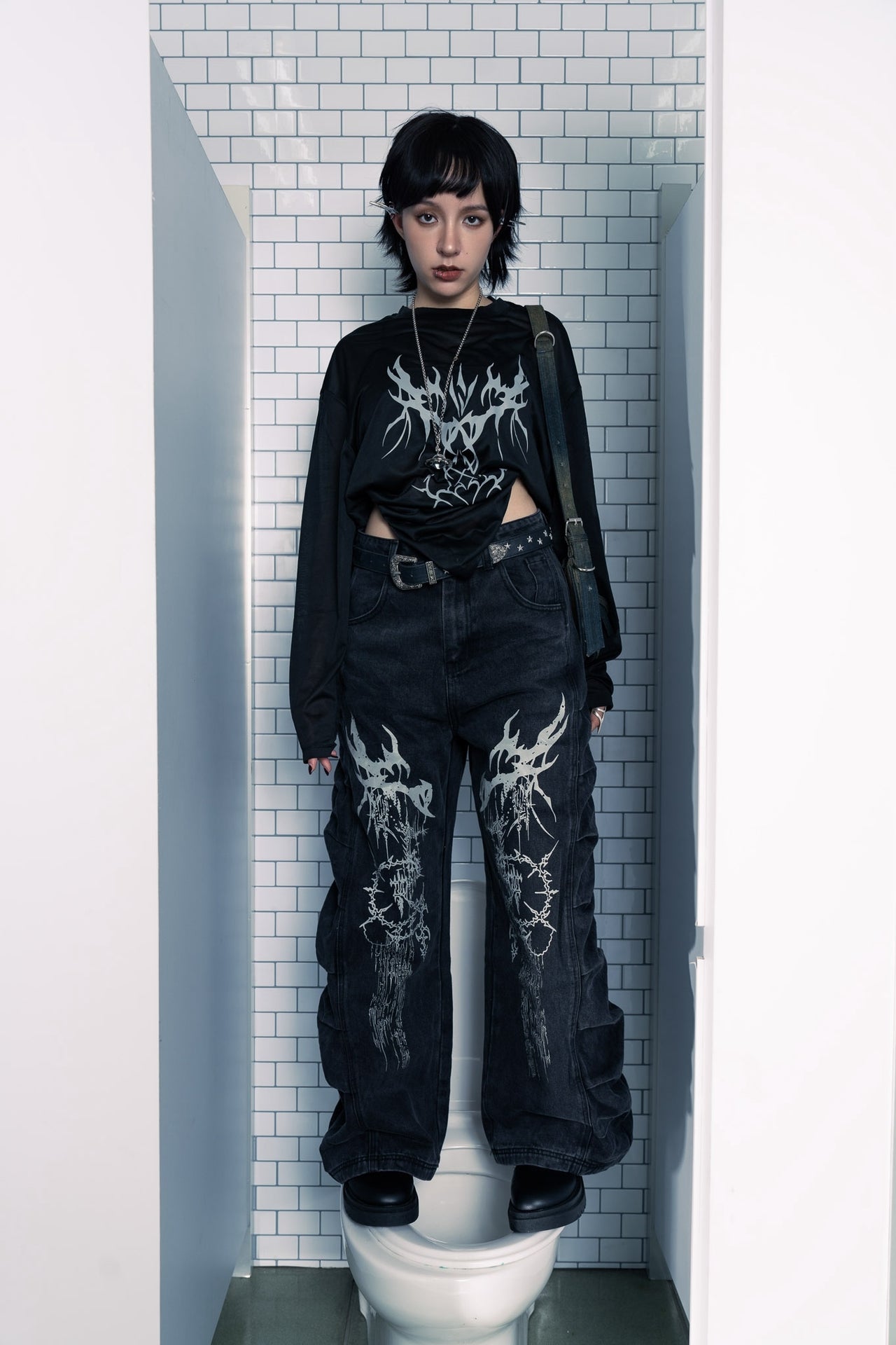 WBI 24SS EPD-01  / WBI  Black Denim Scimitar Spinal Pants