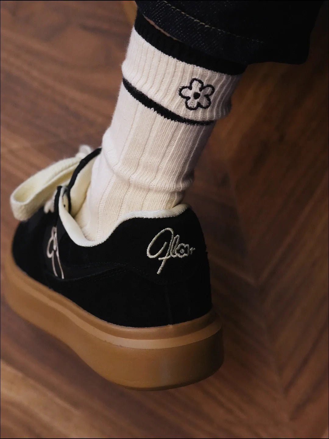 We Flower 德訓鞋 小花鞋 厚底 反絨皮 經典黑