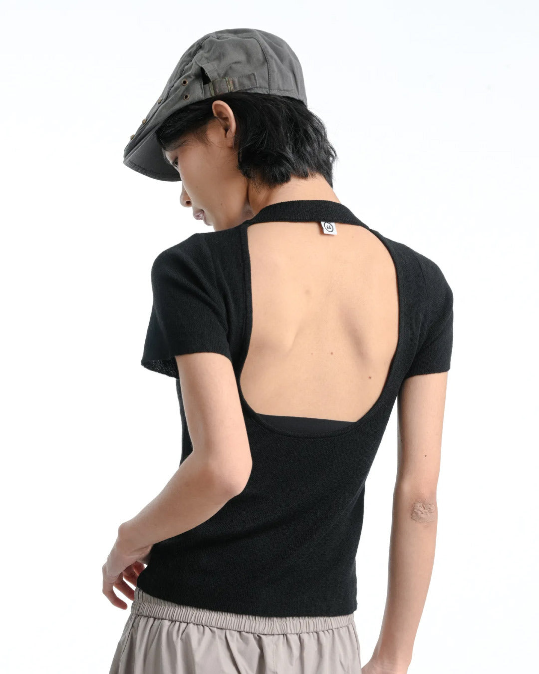 “MADE 𝗚𝘂𝗯𝗮𝗻 " 春夏 個性 露背 修身 針織 正肩短袖