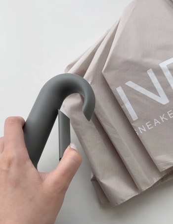 NMIND 颱風來襲也不怕☔多功能環扣自動傘