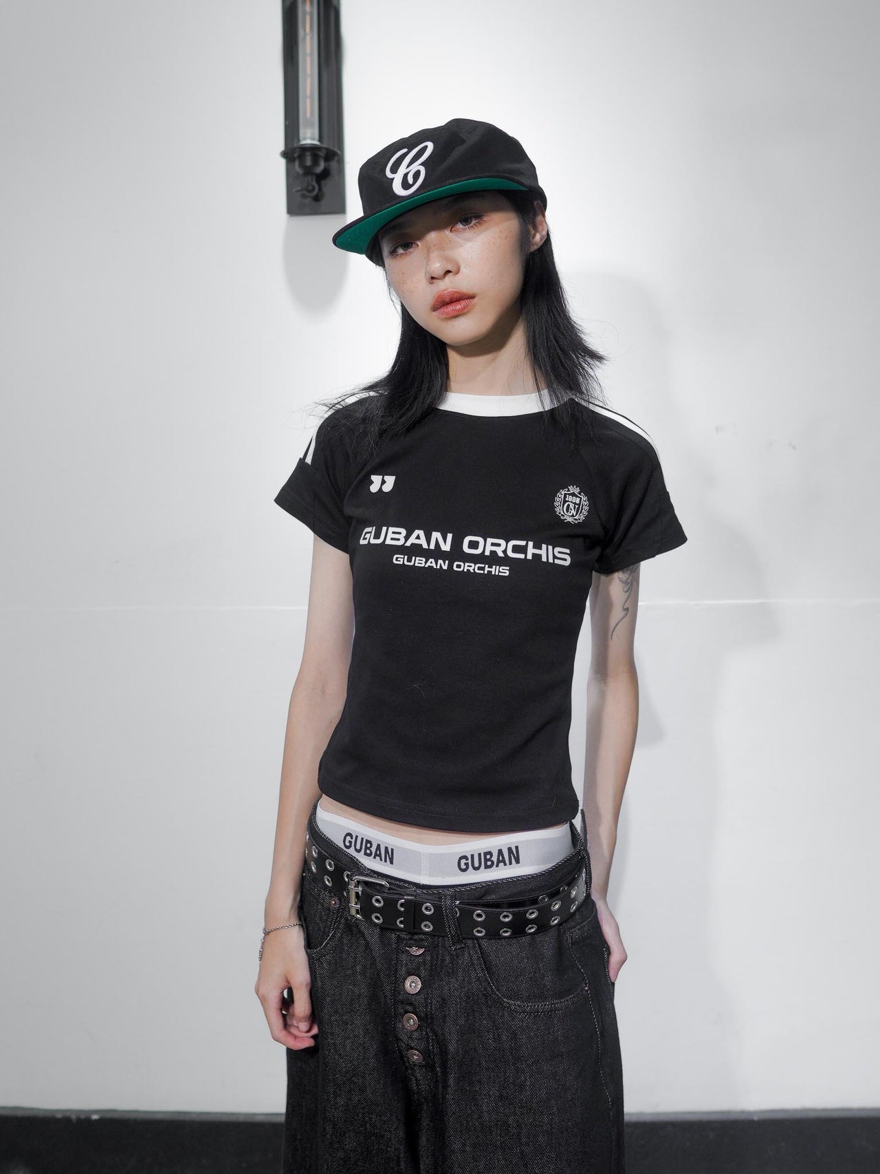 “MADE 𝗚𝘂𝗯𝗮𝗻 " 美式 條紋 撞色 修身 原創 短板 240G 上衣