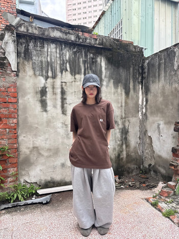 “MADE 𝗚𝘂𝗯𝗮𝗻 " BOXY 寬短 刺繡 美式 素色 上衣