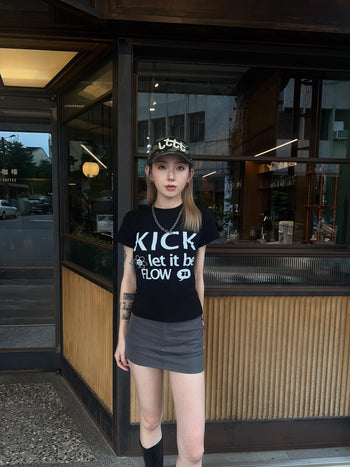 “MADE 𝗚𝘂𝗯𝗮𝗻 " KICK 小花 字母 萊卡 修身 彈力 短袖 上衣