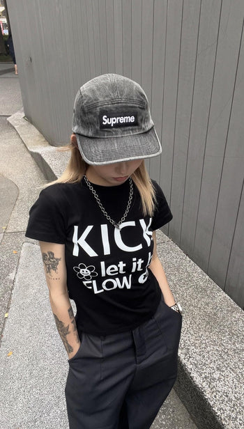 “MADE 𝗚𝘂𝗯𝗮𝗻 " KICK 小花 字母 萊卡 修身 彈力 短袖 上衣