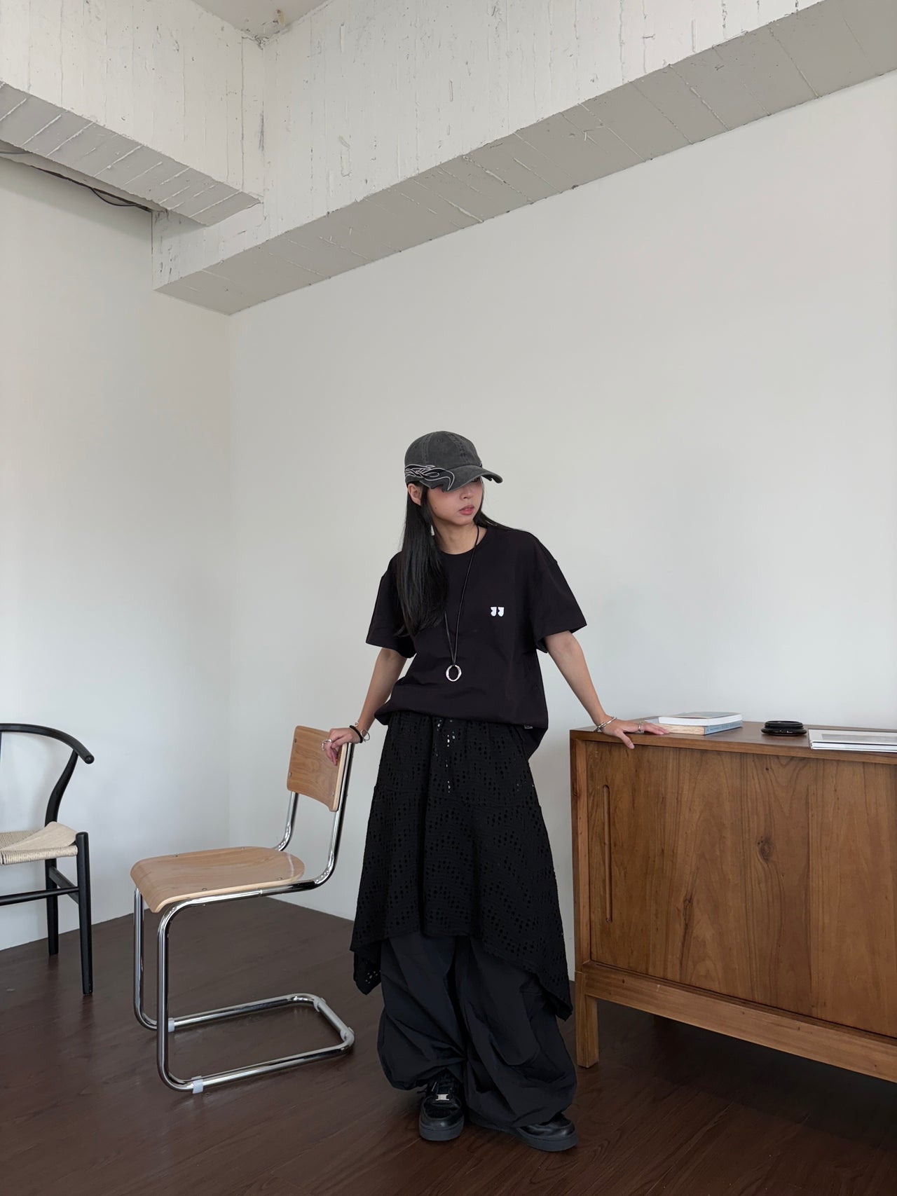 “MADE 𝗚𝘂𝗯𝗮𝗻 " BOXY 寬短 刺繡 美式 素色 上衣