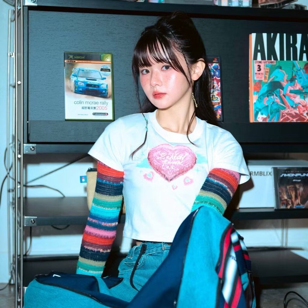 SIMON PUNK Project-SS25-H01 數位 愛心 雲朵 女生 短版 TEE