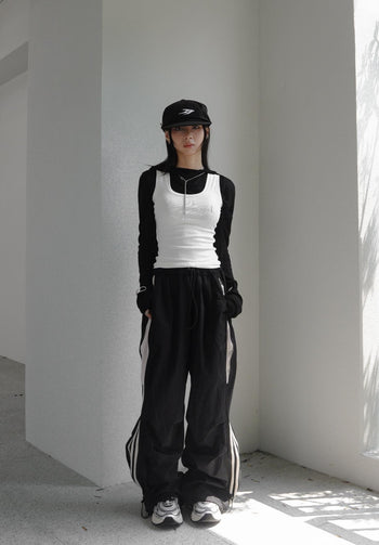 側邊拉鍊運動褲