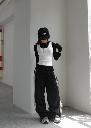 側邊拉鍊運動褲