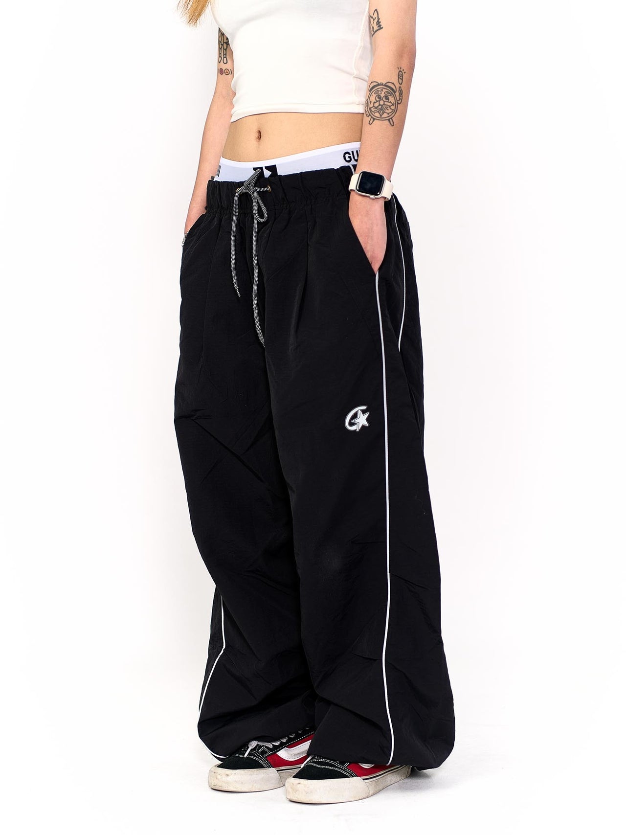 “MADE 𝗚𝘂𝗯𝗮𝗻 " 運動 街舞 抽繩 尼龍 番光 速乾 運動褲