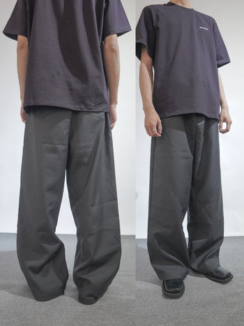 “MADE 𝗚𝘂𝗯𝗮𝗻 " 定番 灰色  寬鬆 直筒 設計 硬挺 高腰 西裝褲