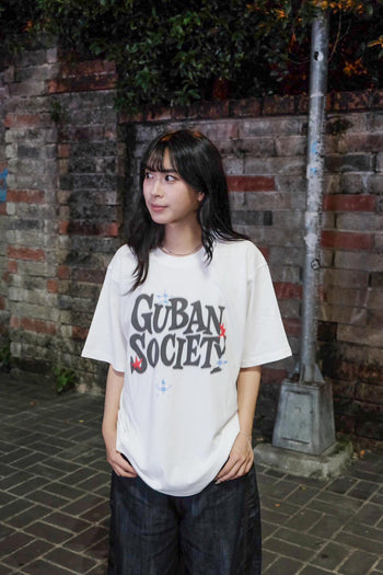 “MADE 𝗚𝘂𝗯𝗮𝗻 " 晃動字體 星星 模糊 塗鴉 街頭 260G 個性 短袖