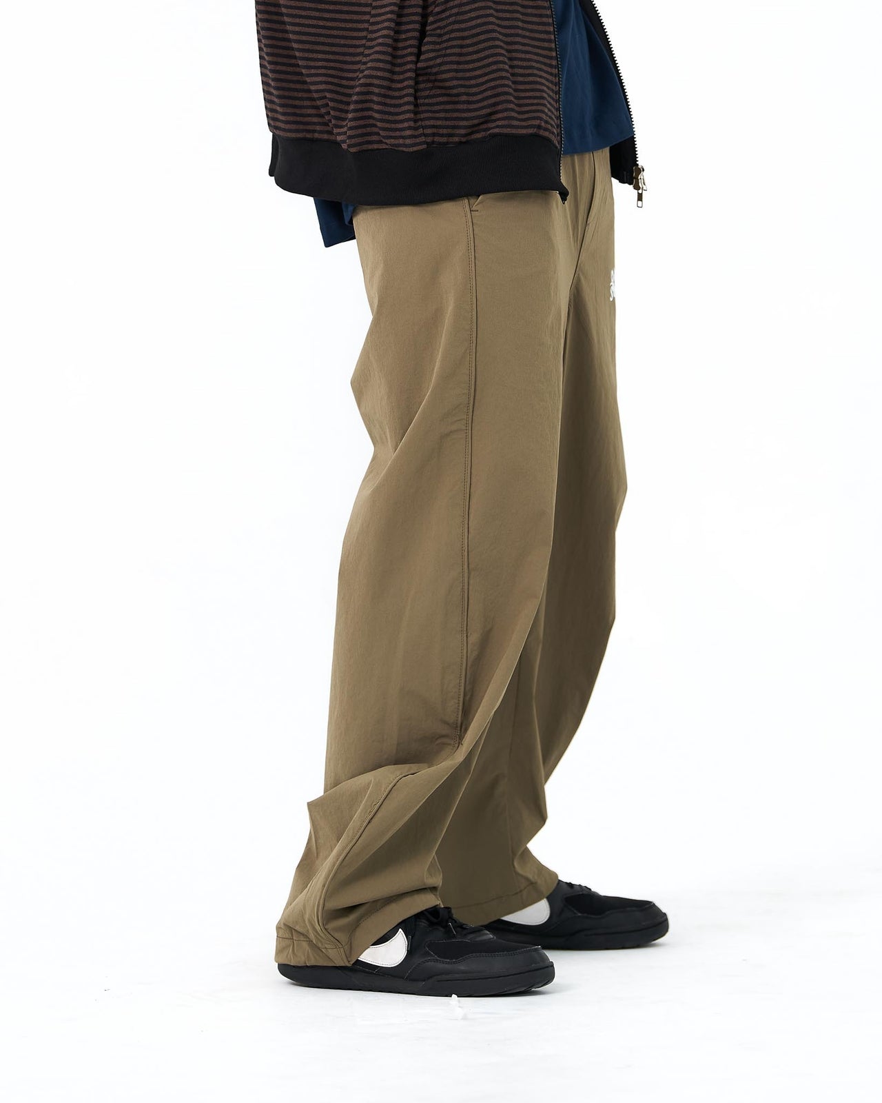 “MADE 𝗚𝘂𝗯𝗮𝗻 " 速乾 彎刀 闊腿 街頭 街舞 休閒 運動褲