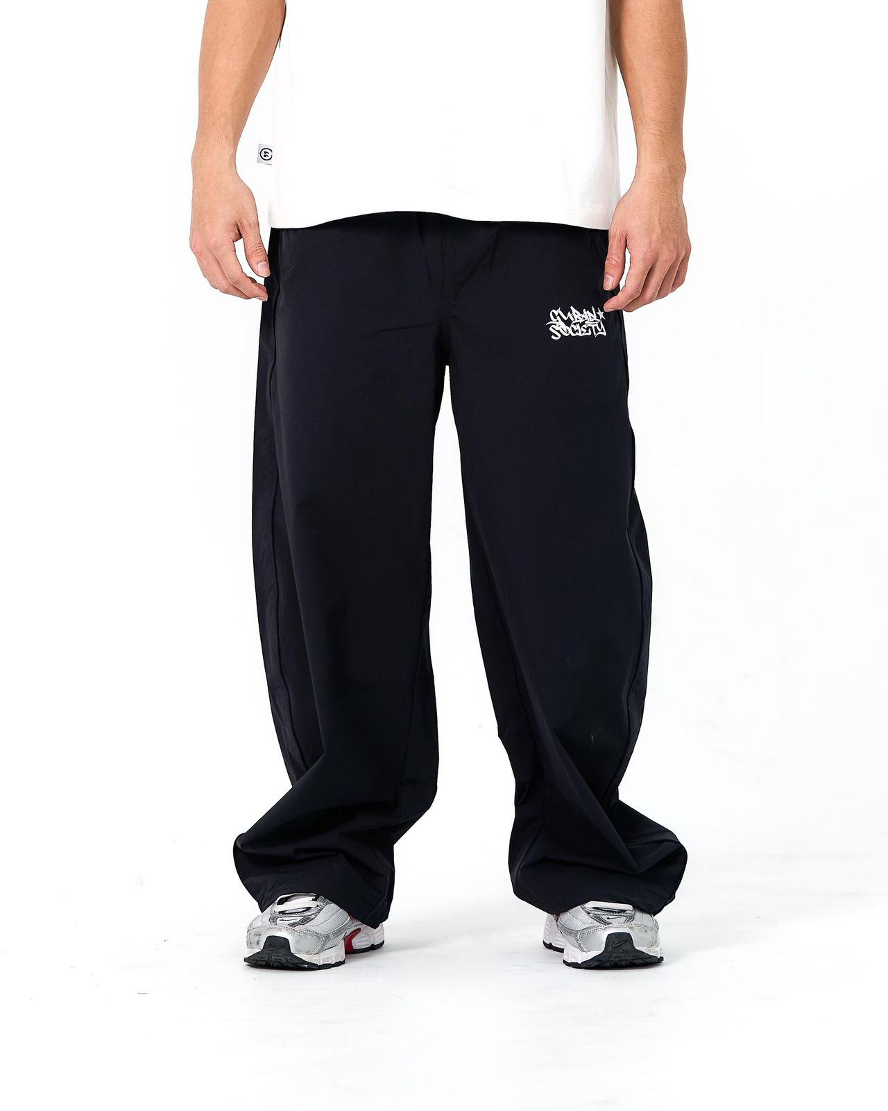 “MADE 𝗚𝘂𝗯𝗮𝗻 " 速乾 彎刀 闊腿 街頭 街舞 休閒 運動褲