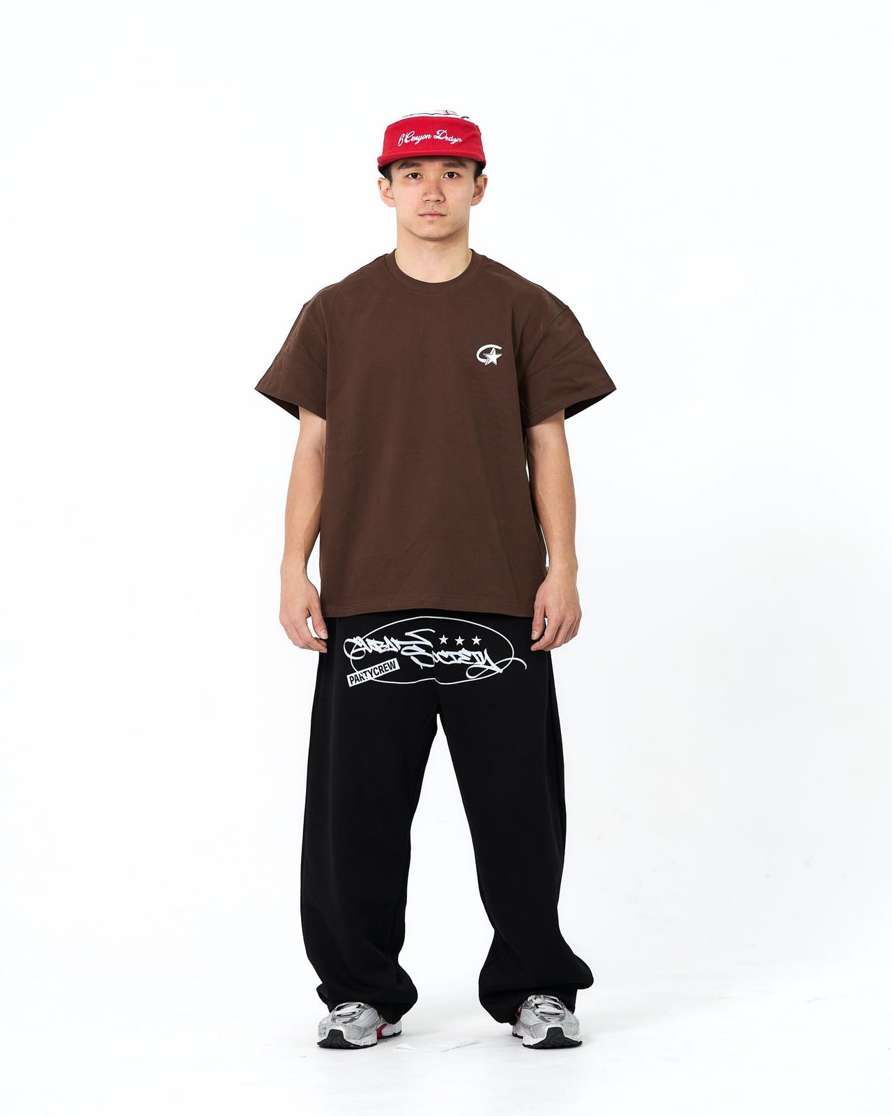 " MADE 𝗚𝘂𝗯𝗮𝗻 " BOXY 寬短 星星 小Logo 素色 上衣