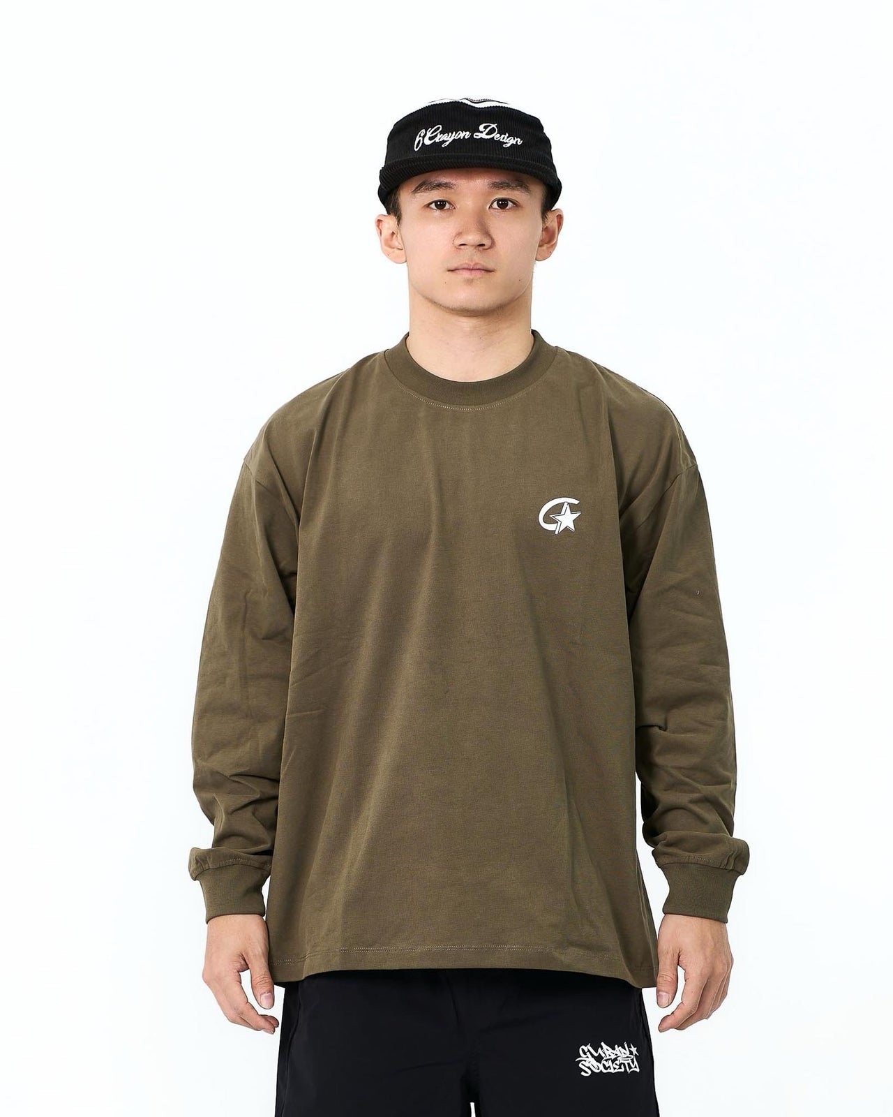 " MADE 𝗚𝘂𝗯𝗮𝗻 " 功能性星星 小Logo 星星長袖上衣