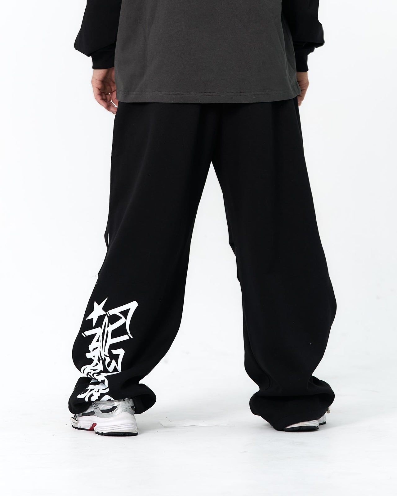 “MADE 𝗚𝘂𝗯𝗮𝗻 " 寬鬆 街頭 闊腿 顯瘦 街舞 加厚 棉褲