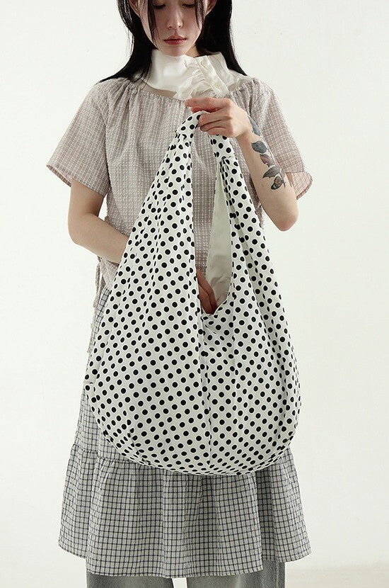 充足收納波點圓形單肩包